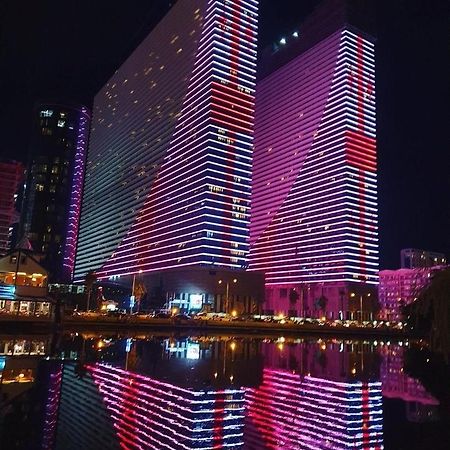 Orbi Twin Tower Apartement Batumi Eksteriør billede