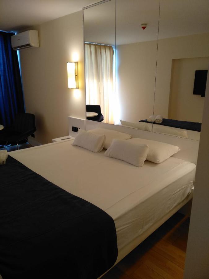 Orbi Twin Tower Apartement Batumi Eksteriør billede