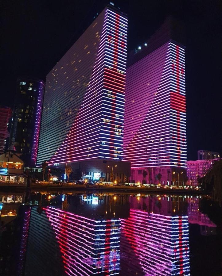 Orbi Twin Tower Apartement Batumi Eksteriør billede
